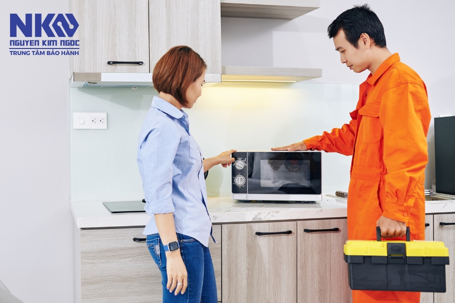 Một số lỗi thường gặp ở lò vi sóng